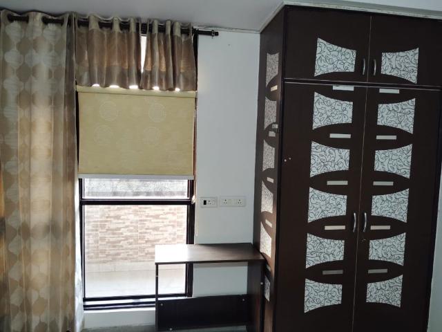 Rental | 4 BHK 2000 Sq.Ft. Apartment in Sector 19B Dwarka