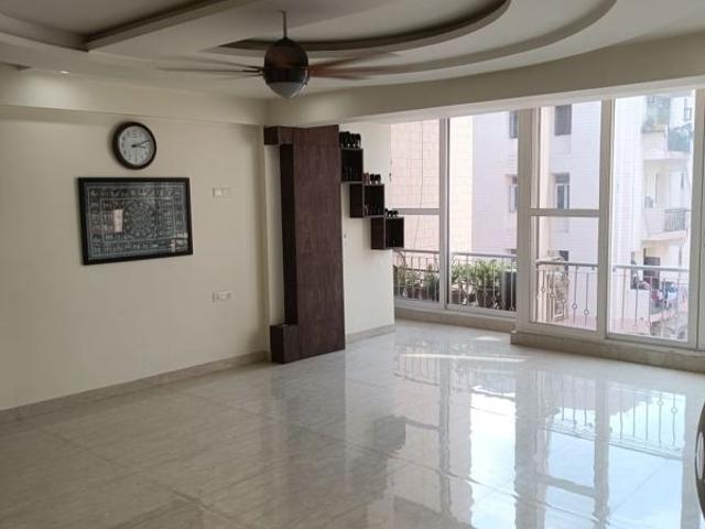 Rental | 4 BHK + 2000 Sq.Ft. Apartment in Sector 6 Dwarka