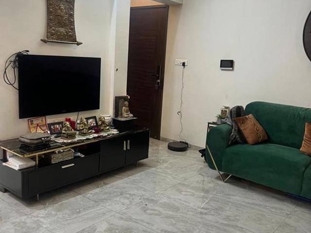 Rental | 4 BHK + 2000 Sq.Ft. Penthouse in Water Front Apartment