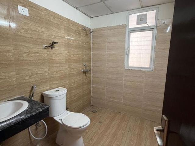 Rental | 4 BHK + 2140 Sq.Ft. Apartment in Crystal Apartments Noida