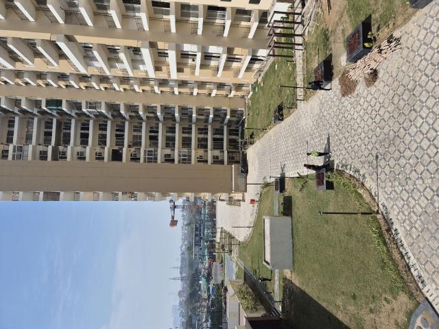 Rental | 4 BHK 2175 Sq.Ft. Apartment in Amrapali Crystal Homes