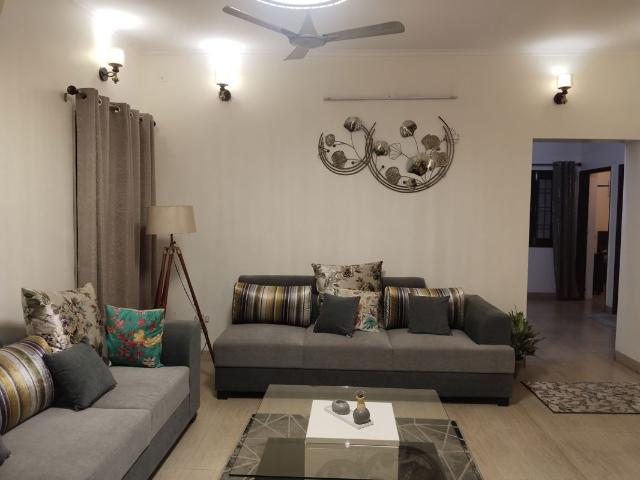 Rental | 4 BHK 2250 Sq.Ft. Apartment in Sarita Vihar