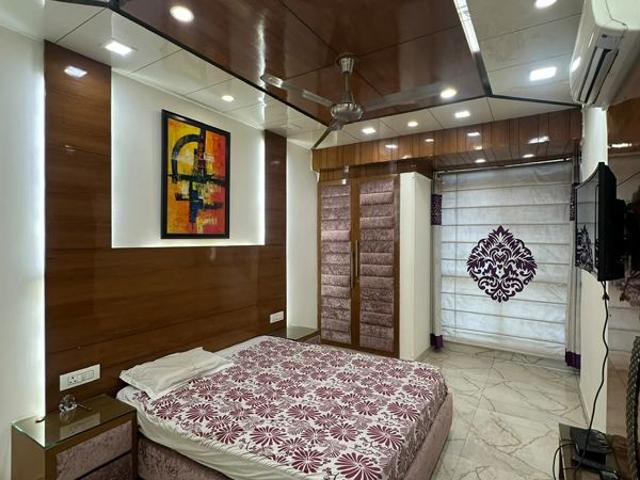Rental | 4 BHK 2250 Sq.Ft. Apartment in Sector 6 Dwarka