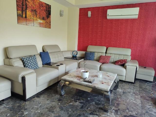 Rental | 4 BHK 2200 Sq.Ft. Apartment in Ardee City
