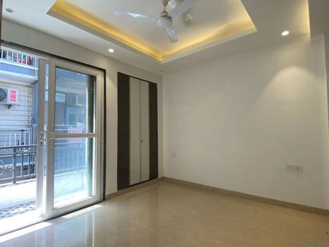 Rental | 4 BHK 2200 Sq.Ft. Apartment in Freedom Fighters Vihar