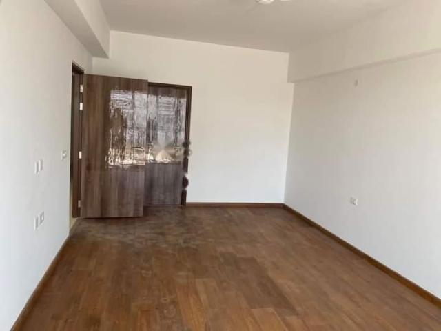 Rental | 4 BHK 2200 Sq.Ft. Apartment in L&T Raintree Boulevard