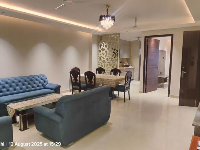 Rental | 4 BHK + 2200 Sq.Ft. Apartment in Saket
