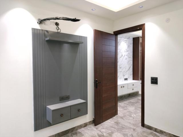 Rental | 4 BHK + 2200 Sq.Ft. Apartment in Sector 18 Dwarka