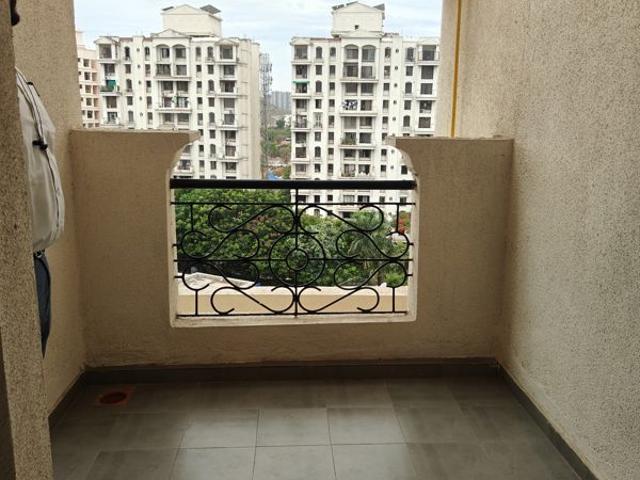 Rental | 4 BHK 2200 Sq.Ft. Apartment in VTP Solitaire