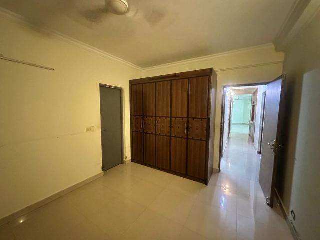 Rental | 4 BHK + 2343 Sq.Ft. Apartment in DLF Trinity Towers