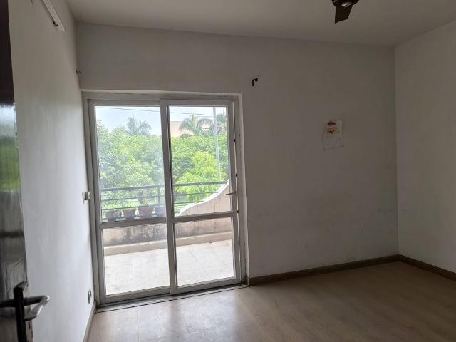 Rental | 4 BHK + 2350 Sq.Ft. Apartment in Omaxe Heights