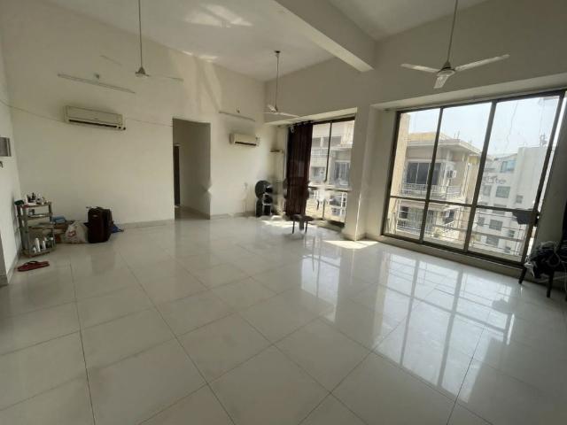 Rental | 4 BHK 2399 Sq.Ft. Apartment in Kohinoor City Phase II
