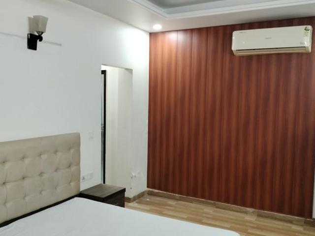 Rental | 4 BHK + 2300 Sq.Ft. Apartment in Vibhuti Khand