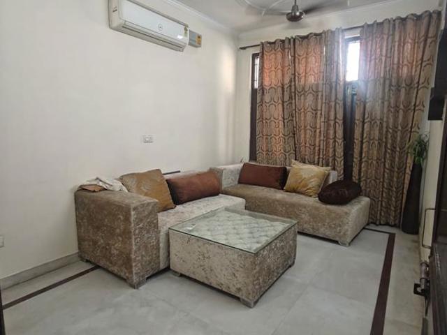 Rental | 4 BHK + 2450 Sq.Ft. Apartment in Sector 45