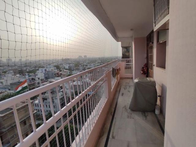 Rental | 4 BHK 2400 Sq.Ft. Apartment in Apex Apartments