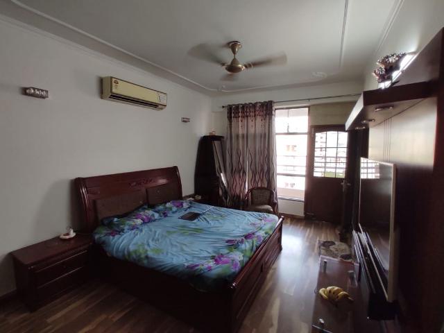 Rental | 4 BHK 2400 Sq.Ft. Apartment in Apex Apartments