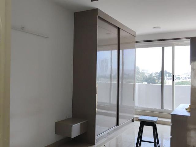 Rental | 4 BHK 2400 Sq.Ft. Apartment in Sterling Southend