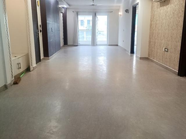 Rental | 4 BHK 2550 Sq.Ft. Apartment in Orchid Petals