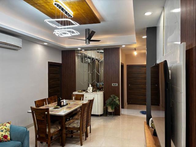 Rental | 4 BHK + 2575 Sq.Ft. Apartment in Mahagun Mirabella