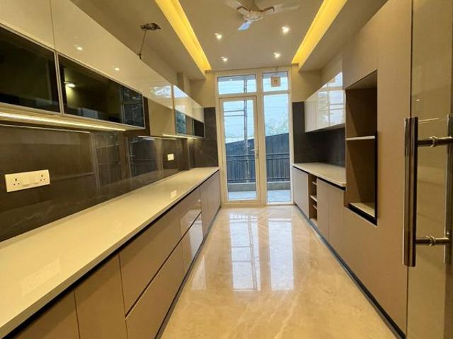 Rental | 4 BHK 2500 Sq.Ft. Apartment in Dwarka