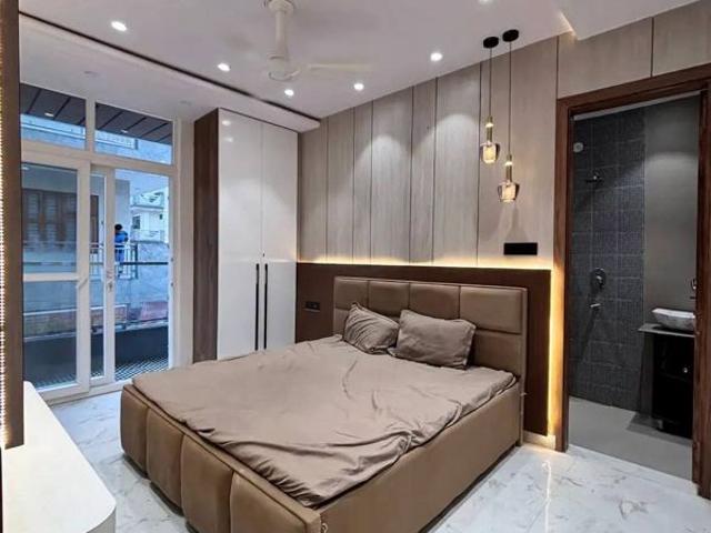 Rental | 4 BHK 2500 Sq.Ft. Apartment in Freedom Fighters Vihar