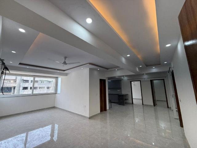 Rental | 4 BHK 2500 Sq.Ft. Apartment in Sector 22 Dwarka