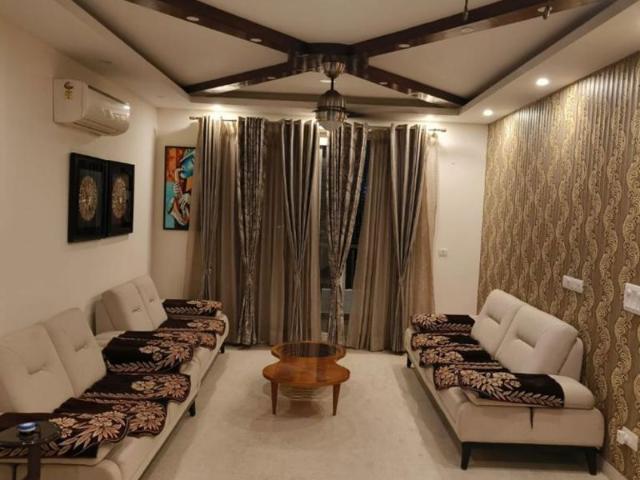 Rental | 4 BHK + 2510 Sq.Ft. Apartment in Emaar The Enclave