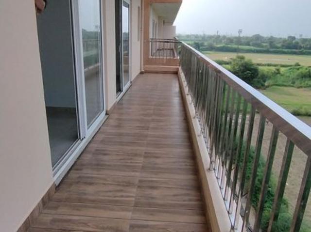 Rental | 4 BHK 2650 Sq.Ft. Apartment in Uninav Utopia