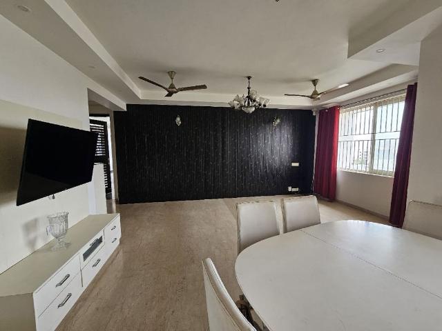 Rental | 4 BHK + 2685 Sq.Ft. Apartment in Bestech Park View Spa Next