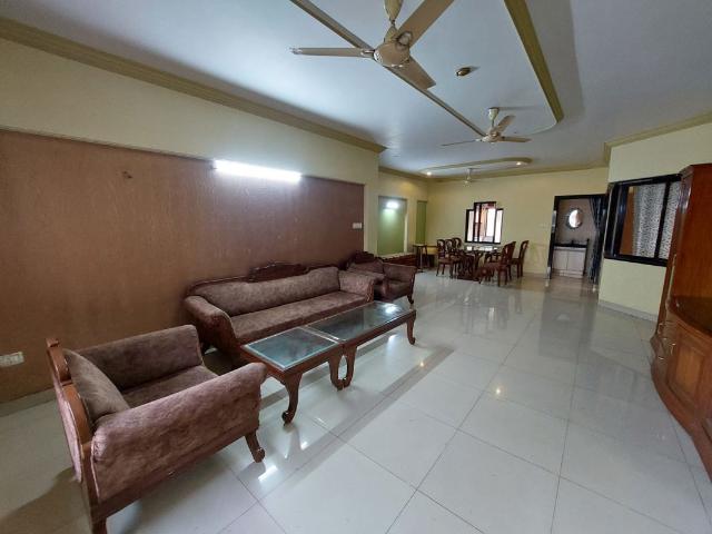 Rental | 4 BHK + 2600 Sq.Ft. Apartment in Shagoofa CHS