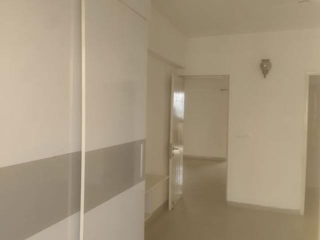 Rental | 4 BHK + 2750 Sq.Ft. Apartment in DLF The Icon