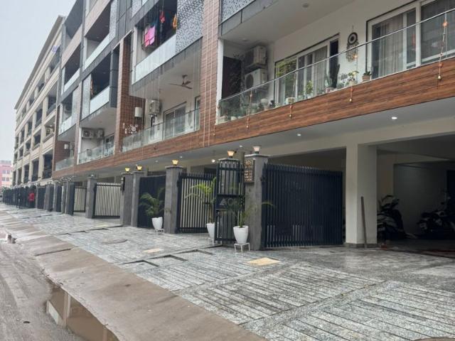 Rental | 4 BHK 2700 Sq.Ft. Apartment in 4S Aradhya Extension