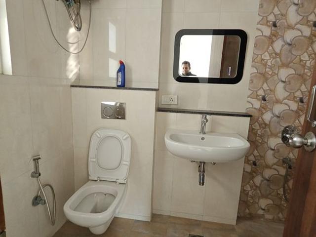 Rental | 4 BHK 2700 Sq.Ft. Apartment in Gupta Awas