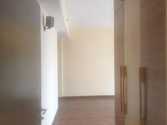 Rental | 4 BHK + 2700 Sq.Ft. Apartment in DLF Westend Heights