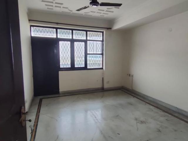 Rental | 4 BHK 2700 Sq.Ft. Apartment in Sector 22 Dwarka