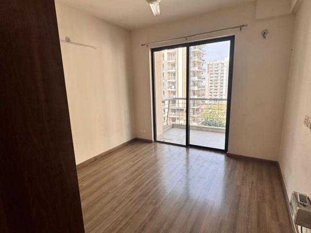 Rental | 4 BHK 2700 Sq.Ft. Apartment in SS Linden
