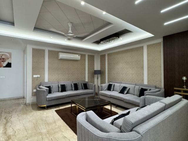 Rental | 4 BHK + 2739 Sq.Ft. Apartment in Birla Navya