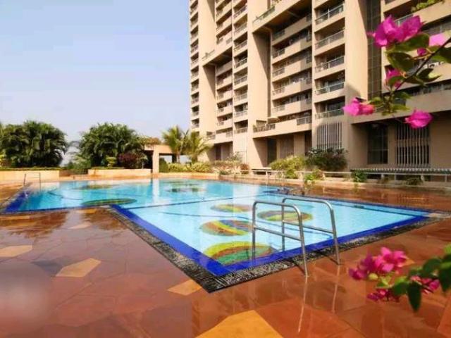 Rental | 4 BHK 2800 Sq.Ft. Apartment in Oberoi Sky Gardens