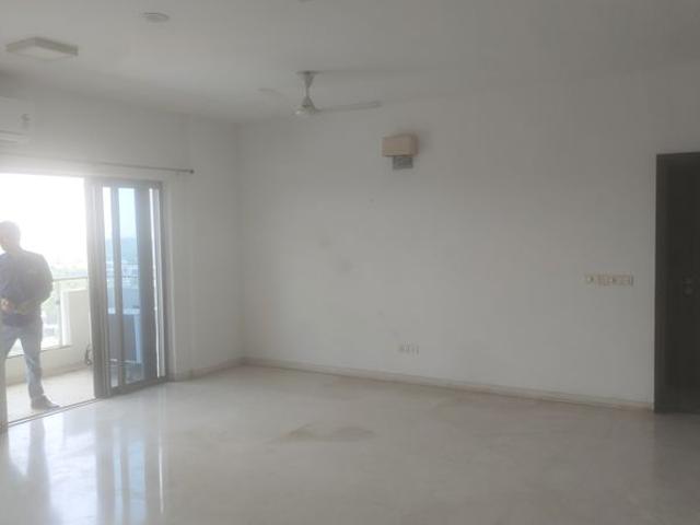 Rental | 4 BHK + 2940 Sq.Ft. Apartment in DLF The Royalton Tower