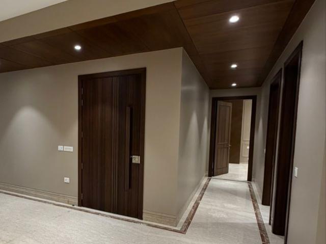 Rental | 4 BHK + 2950 Sq.Ft. Apartment in Defence Colony