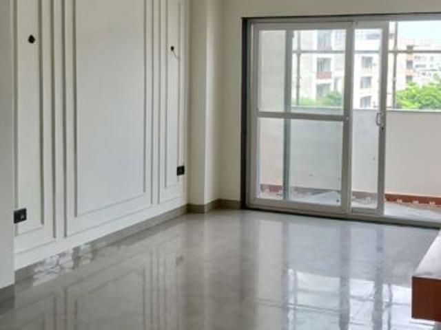 Rental | 4 BHK + 2950 Sq.Ft. Apartment in DLF Garden City Independent Floors