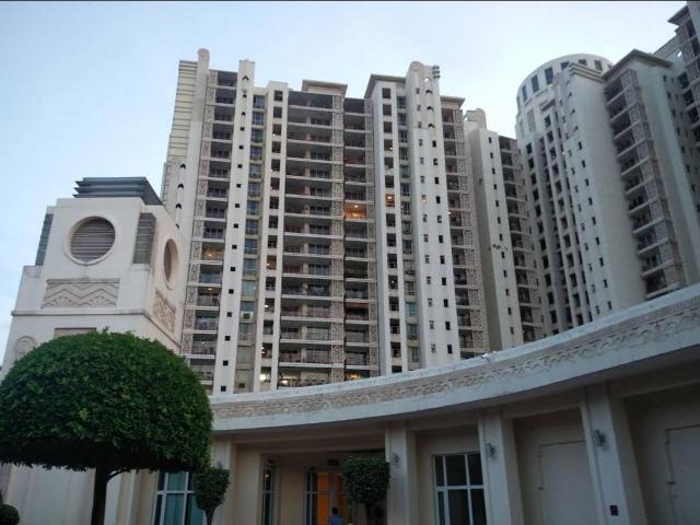 Rental | 4 BHK + 2950 Sq.Ft. Apartment in DLF The Summit