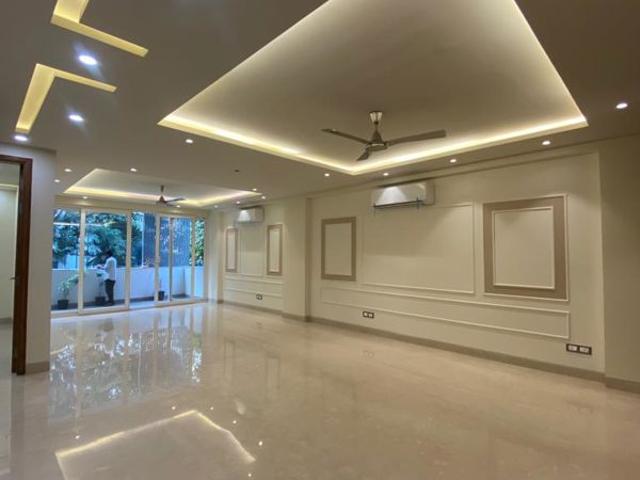 Rental | 4 BHK 300 Sq.Yd. Apartment in DLF Express Greens