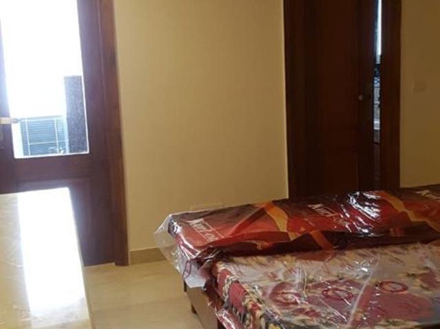 Rental | 4 BHK 300 Sq.Yd. Apartment in DLF Queens Court