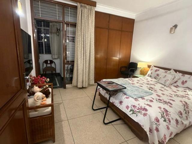 Rental | 4 BHK 300 Sq.Yd. Apartment in Safdarjung Enclave