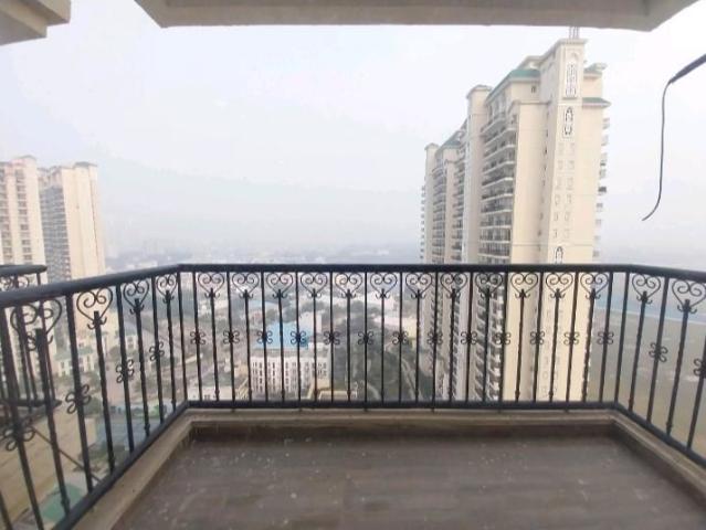 Rental | 4 BHK 3150 Sq.Ft. Apartment in ATS Triumph
