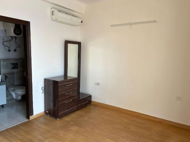 Rental | 4 BHK + 3125 Sq.Ft. Apartment in Bestech Park View Spa