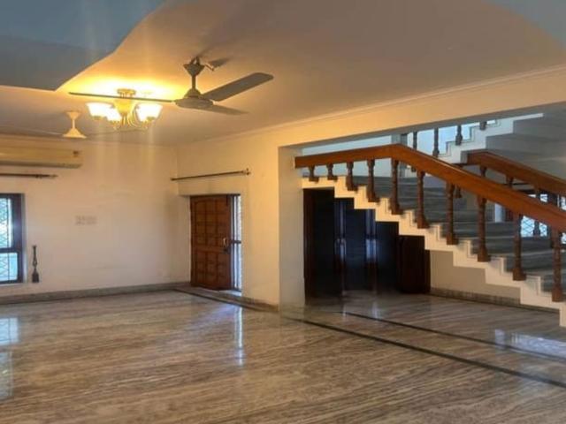 Rental | 4 BHK + 3200 Sq.Ft. Villa in Vishwas Khand