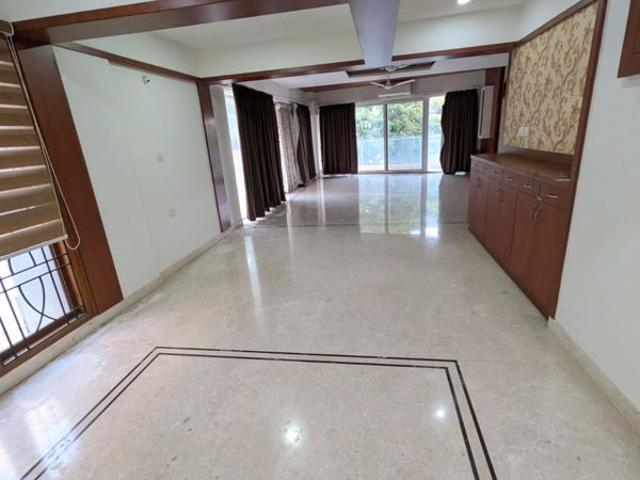 Rental | 4 BHK + 3300 Sq.Ft. Apartment in Dheeraj Manor