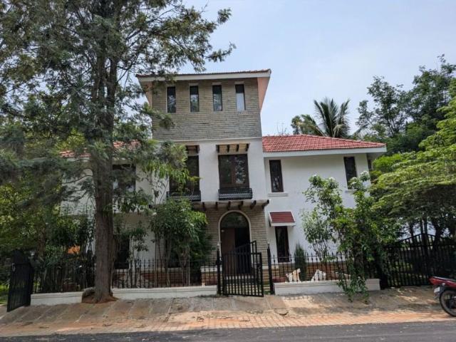 Rental | 4 BHK + 3500 Sq.Ft. Villa in Devanahalli